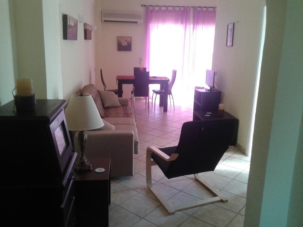 Foivos Seaside Apartments آغيوس غيوريوس الغرفة الصورة