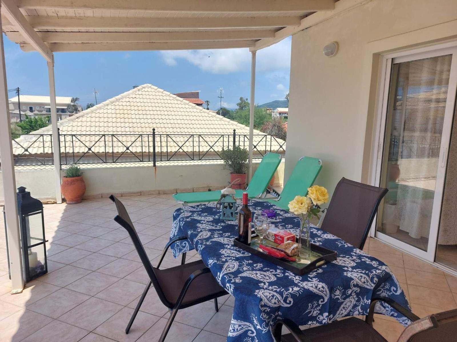 Foivos Seaside Apartments آغيوس غيوريوس الغرفة الصورة